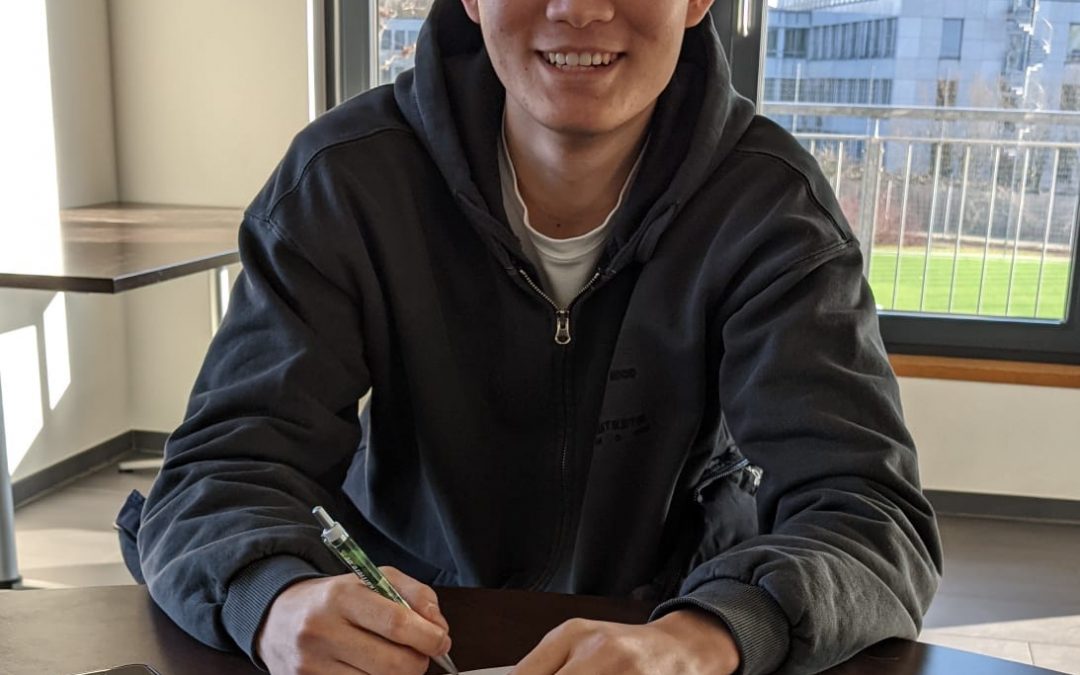 U19-Spieler Jung Hae Seong mit Oberliga-Vertrag ausgestattet