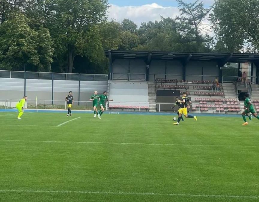 Ratingen 04/19 besiegt Solingen locker