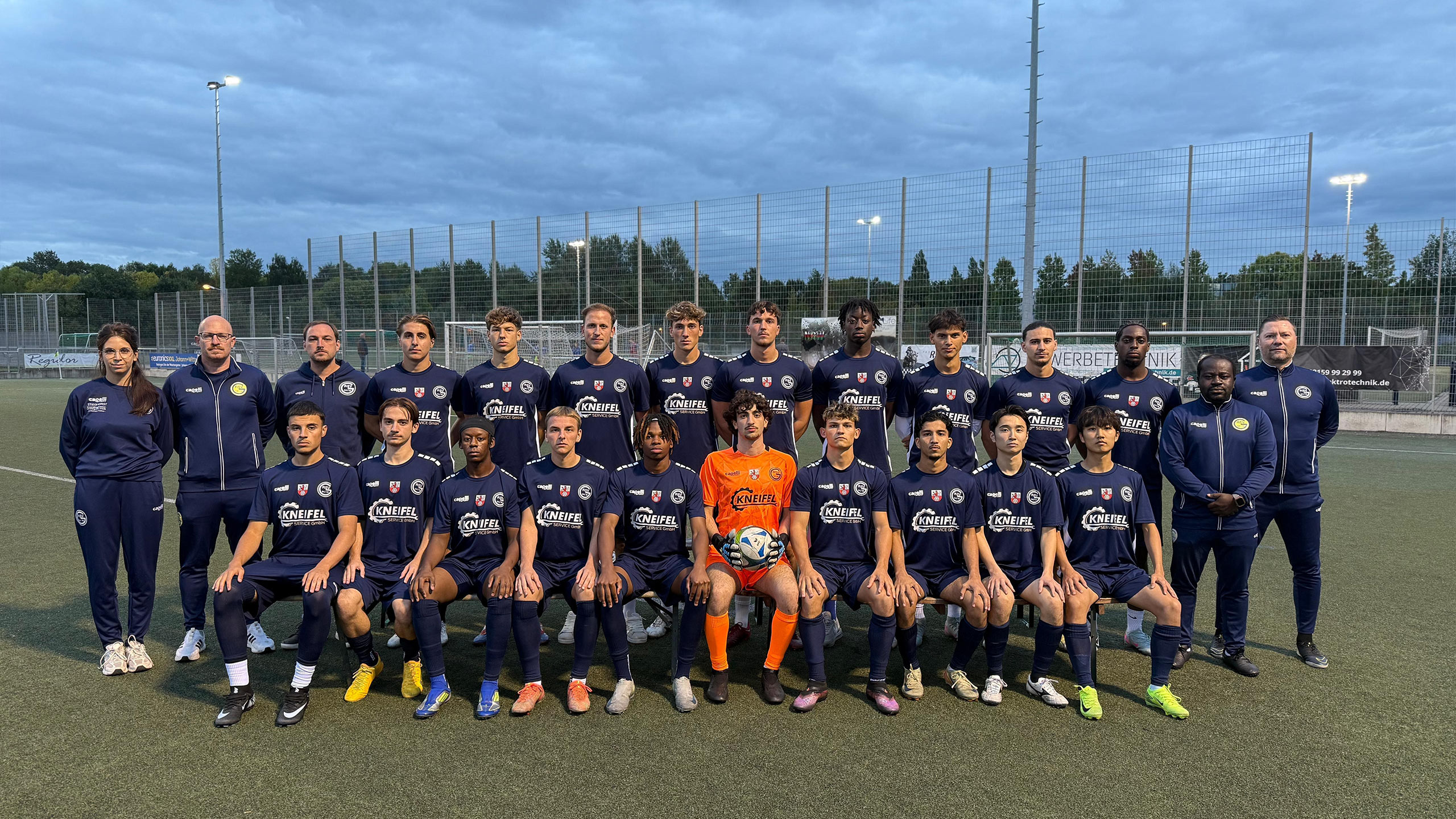 Die U23 Mannschaft des Ratingen 04/19 Fußballvereins Die U23 Mannschaft des Ratingen 04/19 Fußballvereins